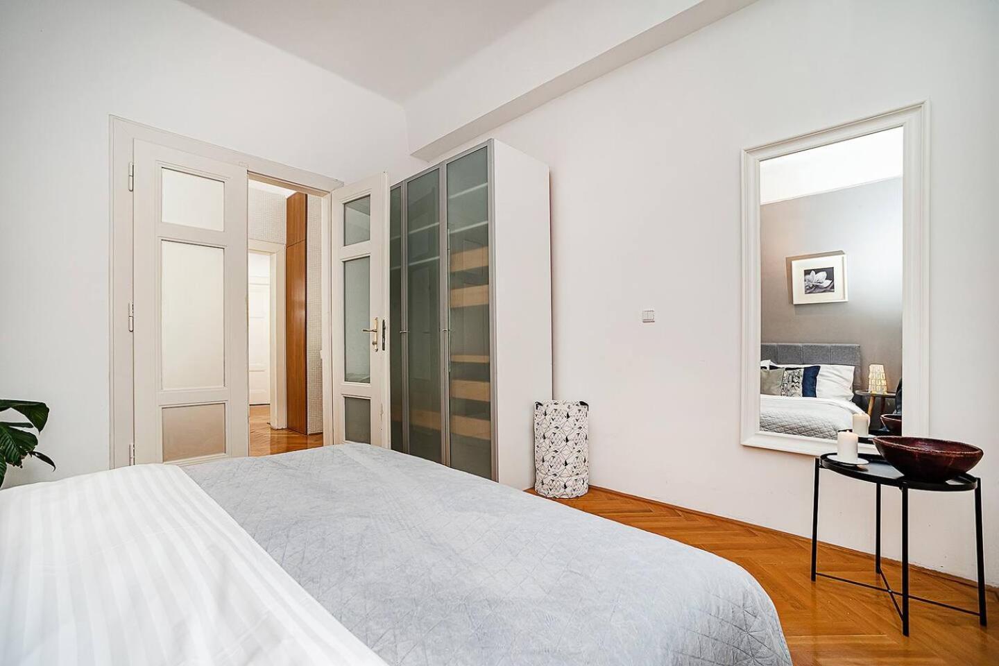 Elegant Old Town With Balcony Apartamento *